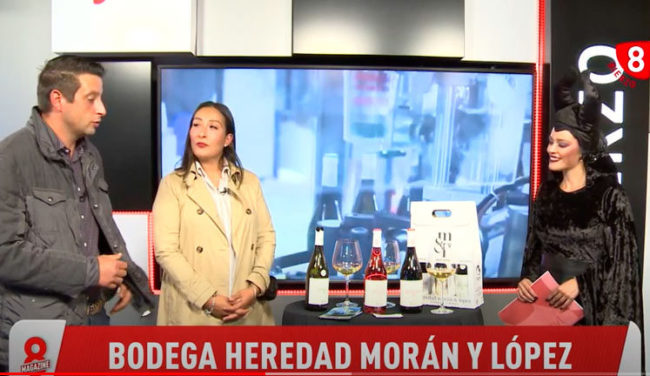 Estefanía Morán explicando el proyecto familiar en TV